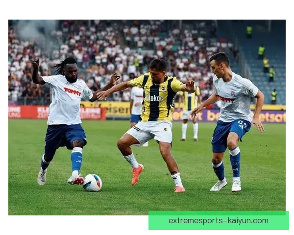 足球明星近期表现稳健，状态持续提升值得关注